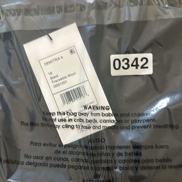 Theory Demitria 4 Pant in Good Wool - Picture 14 of 14